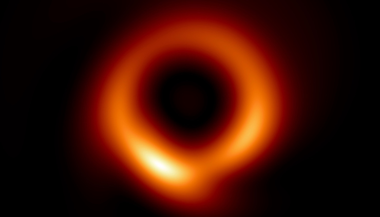 Immagine ad alta risoluzione di un buco nero supermassiccio (Medeiros et. al. 2023 foto) - www.aerospacecue.it