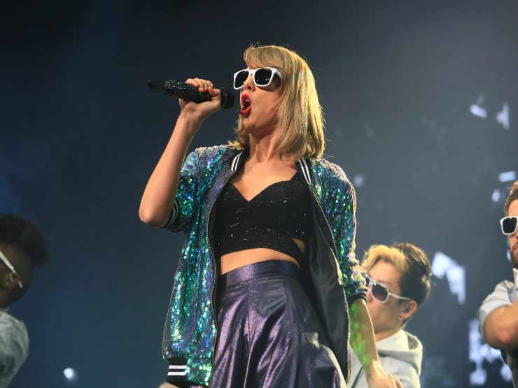 Taylor Swift, da “Gattara senza figli” a “Regina degli MTV Awards”
