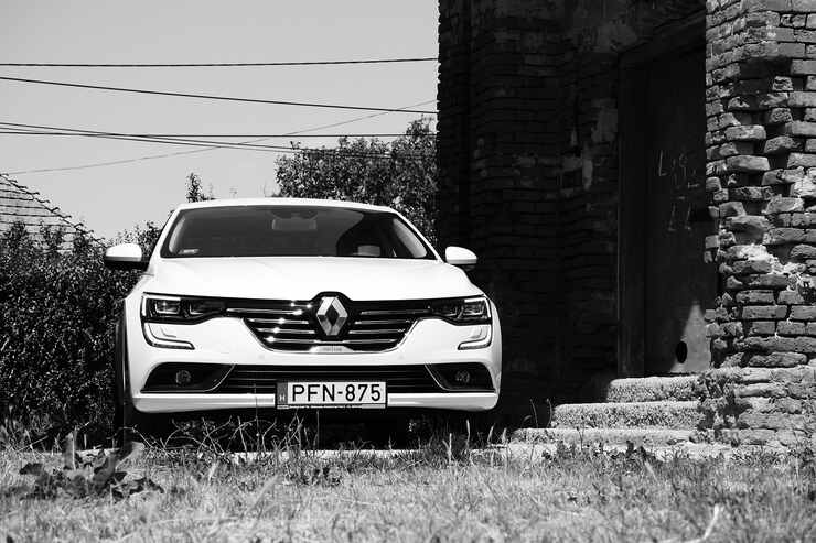 Renault Fuego, ecco cosa aveva di tanto speciale questa auto da anticipare di decenni il mercato (Pixabay foto) - www.vehiclecue.it
