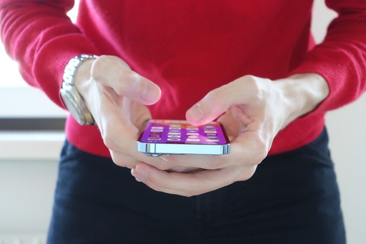 Se hai un iPhone premi questo pulsante segreto | La batteria ti durerà esattamente il doppio (foto Pixabay) - www.systemscue.it