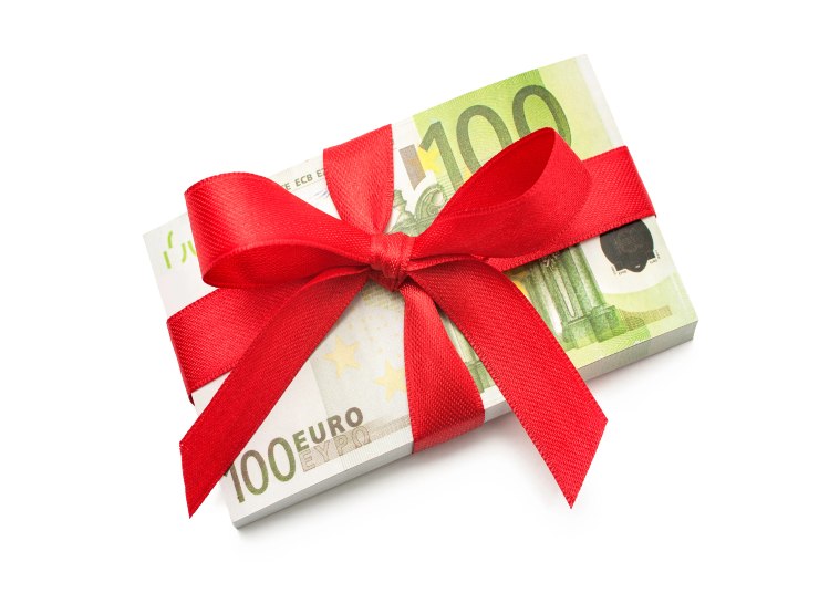 Bonus 100 euro (Depositphotos) www.financecue.it