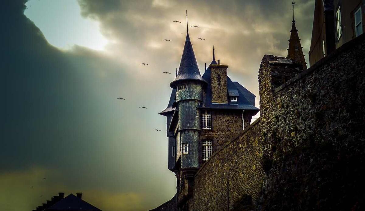 Cos'è la "malattia del vampiro" e perché viene chiamata in questo modo - La sede dei vampiri nell'immaginario collettivo (Pixabay Foto) - www.biomedicalcue.it