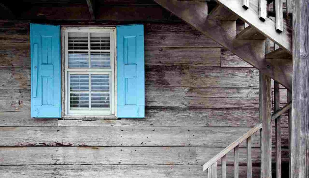 Perché negli Stati Uniti costruiscono le case in legno nonostante gli uragani? - Una casa in legno (Pixabay FOTO) - www.buildingcue.it
