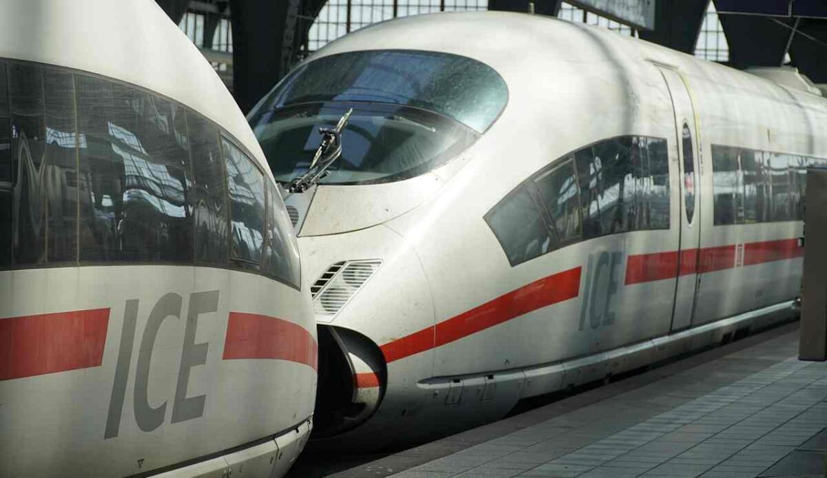 Circolazione dei treni bloccata a Roma Termini: è stato davvero tutto colpa di un chiodo? - Treno (Pixabay) www.vehiclecue.it