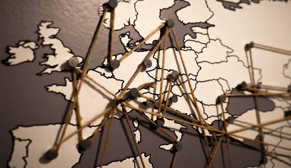 Ecco qual è il ponte veicolare più alto di Europa - Cartina dell'Europa con punti fissati (Pixabay Foto) - www.buildingcue.it