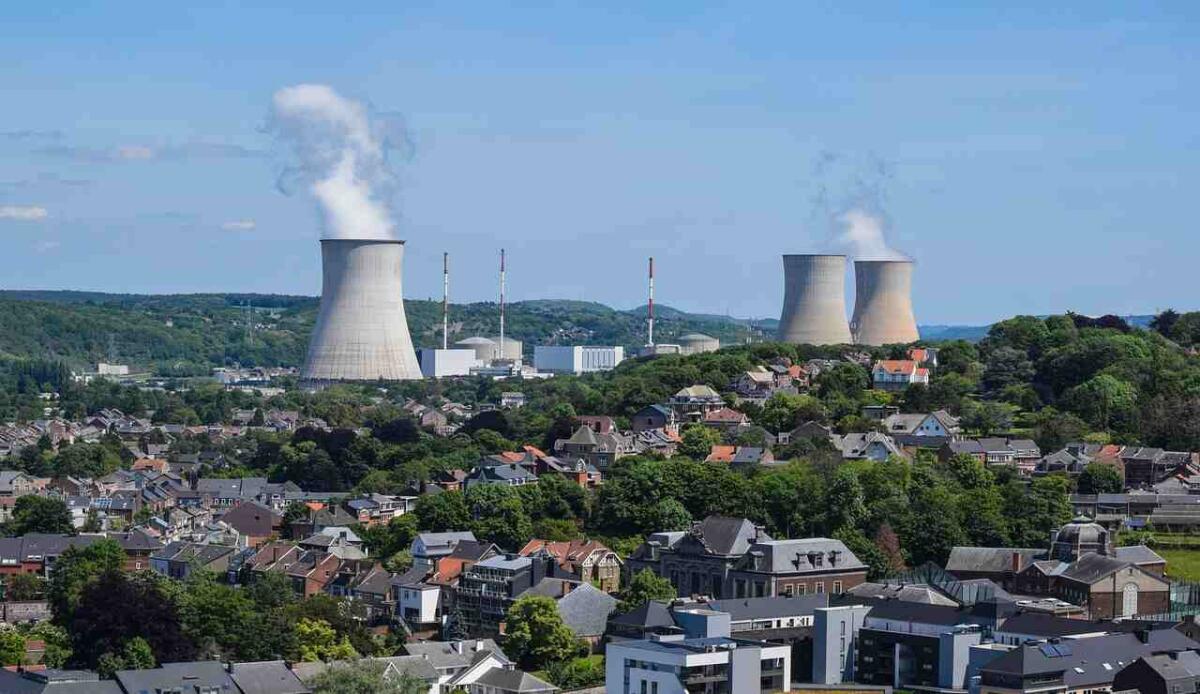 "Il nucleare nel mix elettrico nazionale ora": aperta la raccolta firme per la proposta di legge di iniziativa popolare - Energia nucleare e centrali (Pixabay Foto) - www.energycue.it