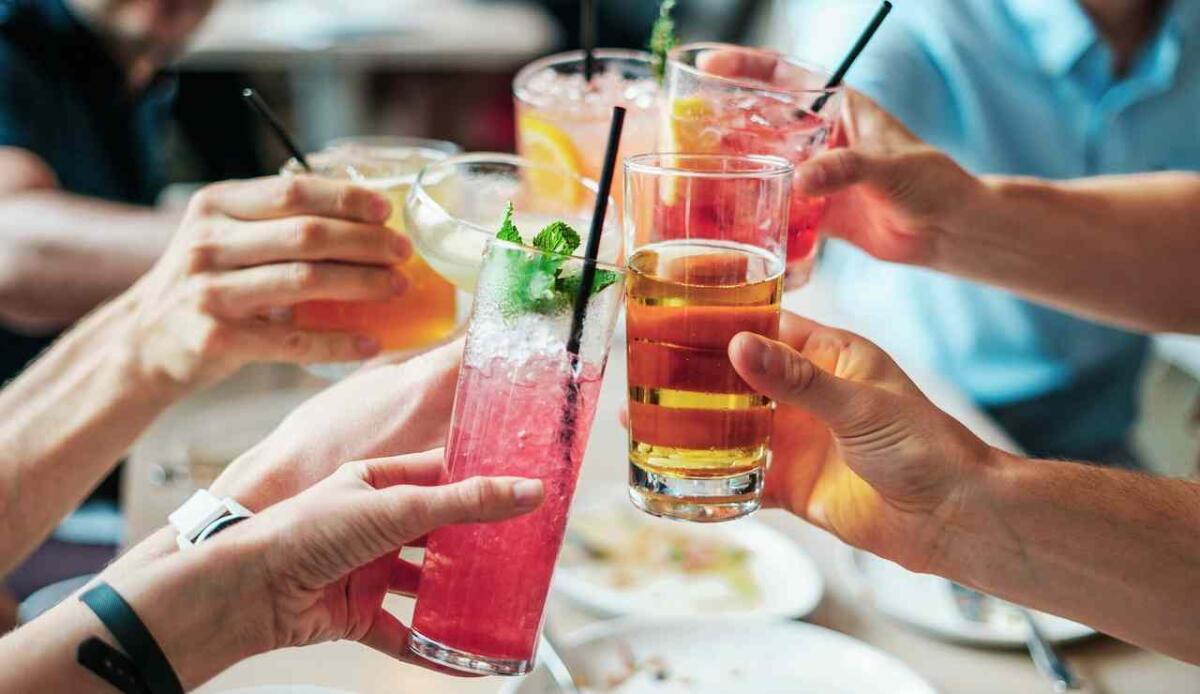 Sono oltre 3 milioni le morti annuali associate al consumo di alcol e droghe - Alcol  (Pixabay FOTO) - www.biomedicalcue.it