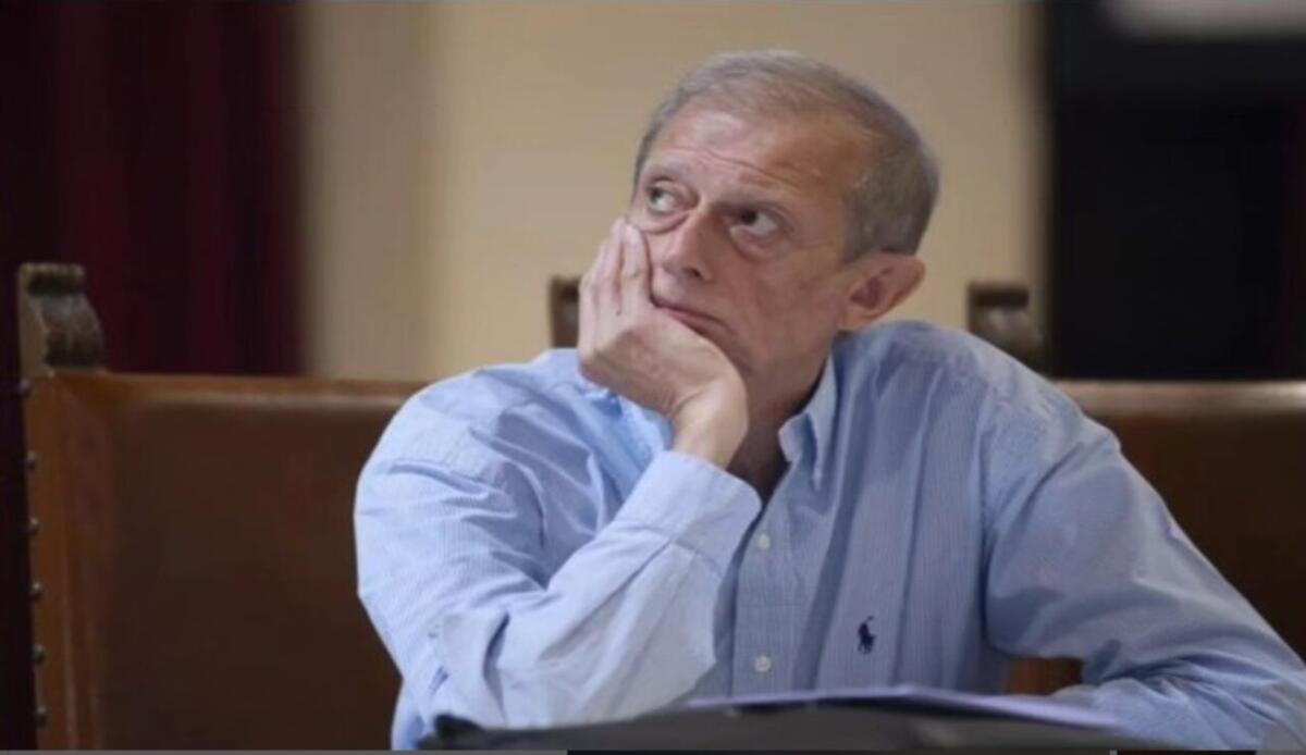 Piero Fassino deve risarcire il negozio per il presunto profumo rubato - Piero Fassino (piero_fassino/Instagram)