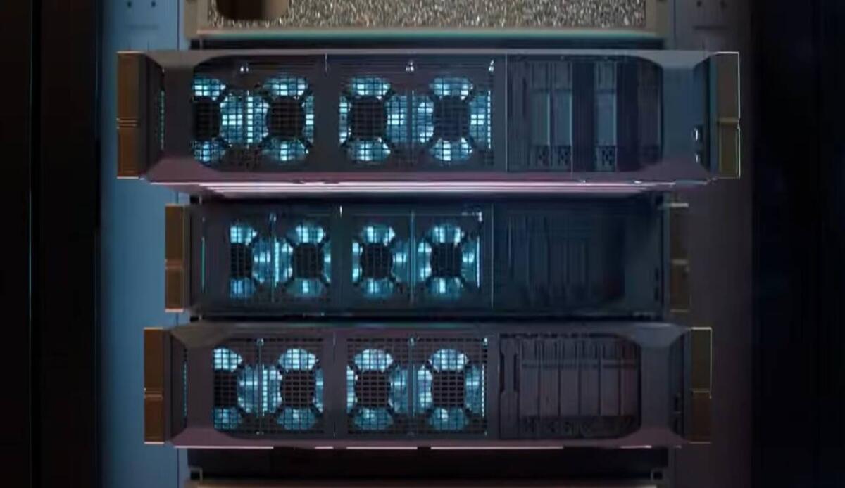 Elon Musk ha installato 100.000 GPU Nvidia in soli 19 giorni: ci sarebbero voluti anni per pianificare un impianto simile - NVIDIA server da uno spot promozionale (screenshot NVIDIA/YouTube)