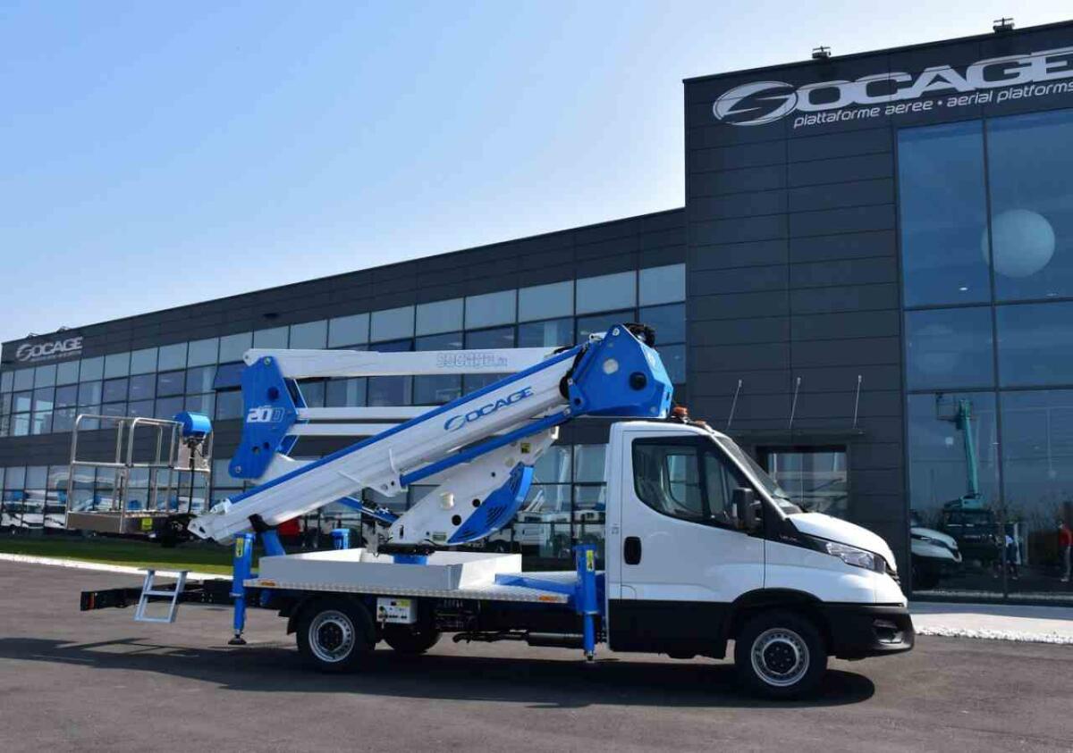 Piattaforme aeree su camion di Socage in Italia - 