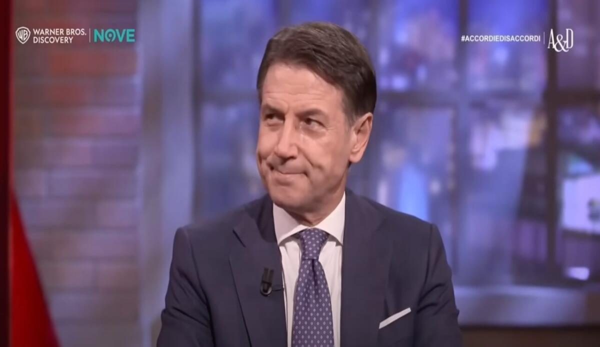 Conte vs Grillo: cosa sta succedendo? - Giuseppe Conte ad Accordi e Disaccordi (screenshot Giuseppe Conte /YouTube) - www.managementcue.it