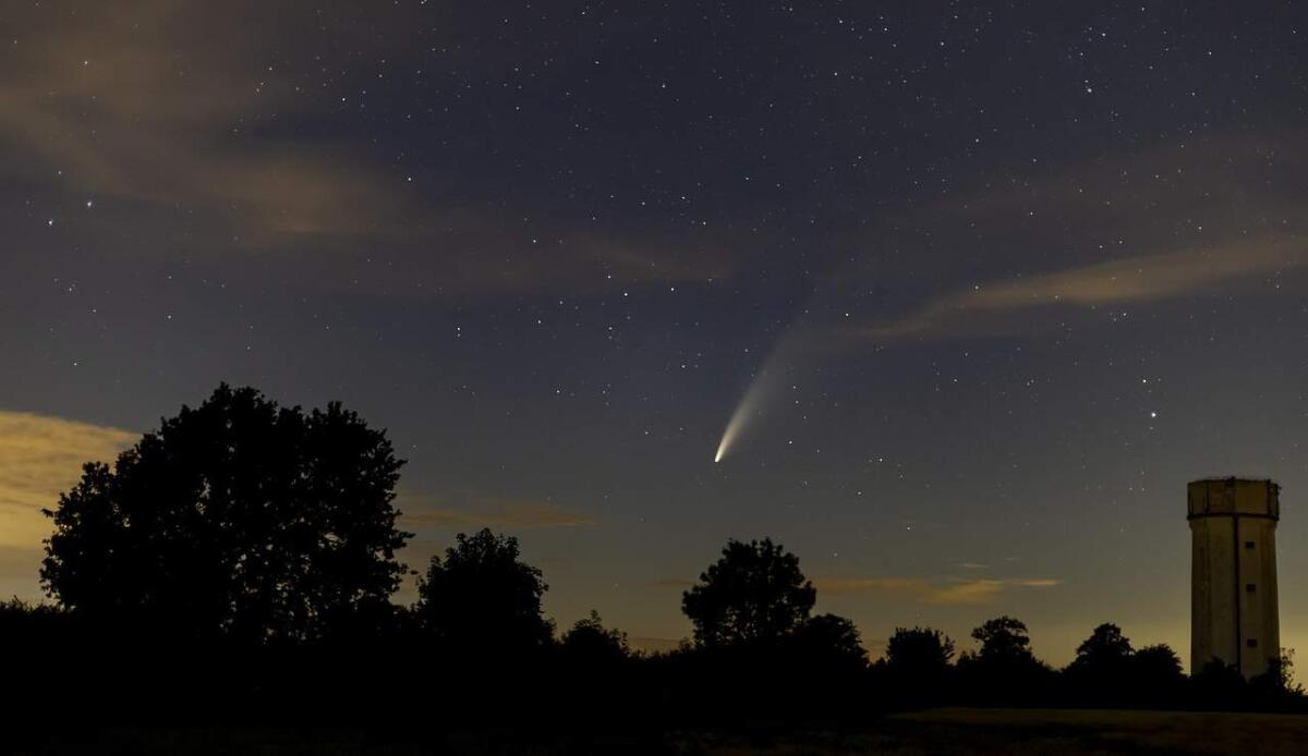 La "Cometa del Secolo" vista nei cieli italiani - Cometa (Pixabay FOTO) - www.aerospacecue.it