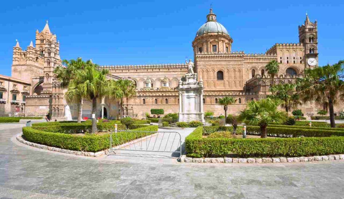 Webuild, in coda per essere assunti dal colosso delle costruzioni: adesso tocca alla Sicilia - Cattedrale di Palermo (Depositphotos) www.buildingcue.it