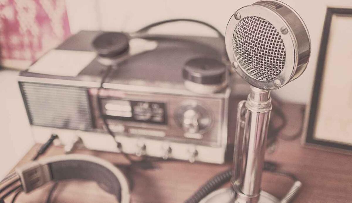 La prima trasmissione radiofonica italiana è avvenuta 100 anni fa - Radio (Pixabay Foto) - www.systemcue.it