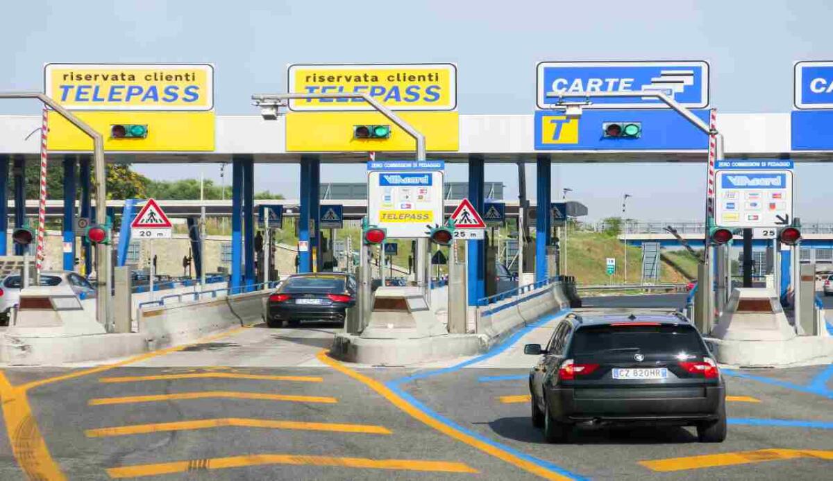 Aumento delle accise, è aperto il dibattito sulle imposte sui carburanti - Telepass (Depositphotos)www.managementcue.it