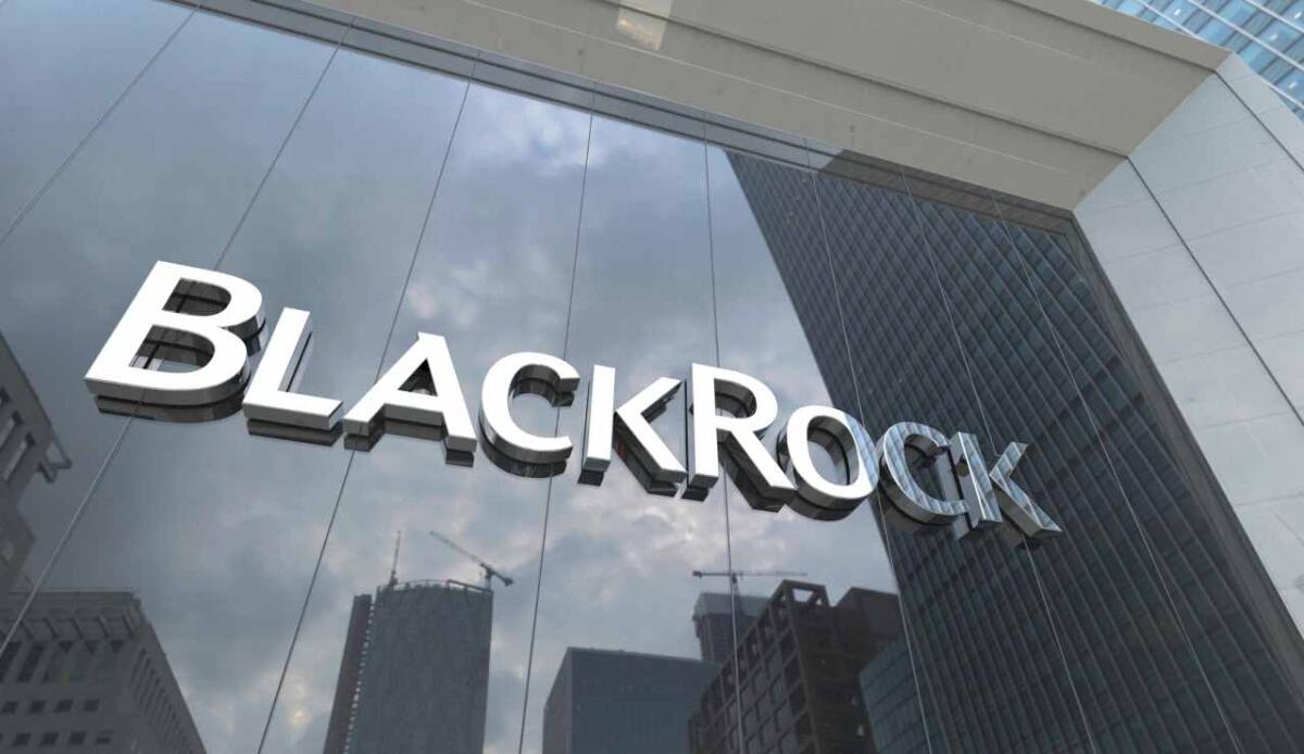 Il fondo Blackrock avrà una partecipazione di più del 3% nella Leonardo: arriva l'ok del Governo - Blackrock  (Depositphotos Foto) - www.managementcue.it