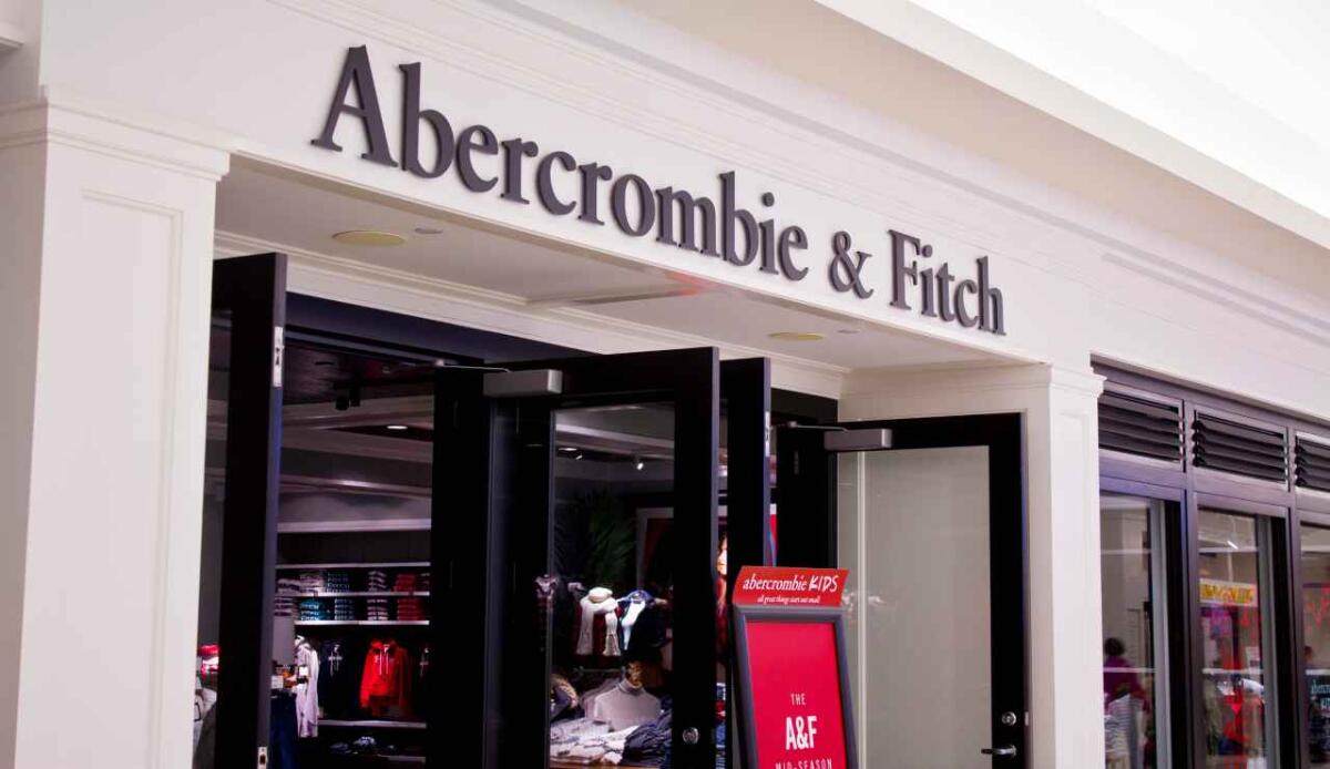 Abercrombie &amp; Fitch, l'ex AD accusato di sfruttamento sessuale - Abercrombie & Fitch (Depositphotos FOTO) -www.managementcue.it