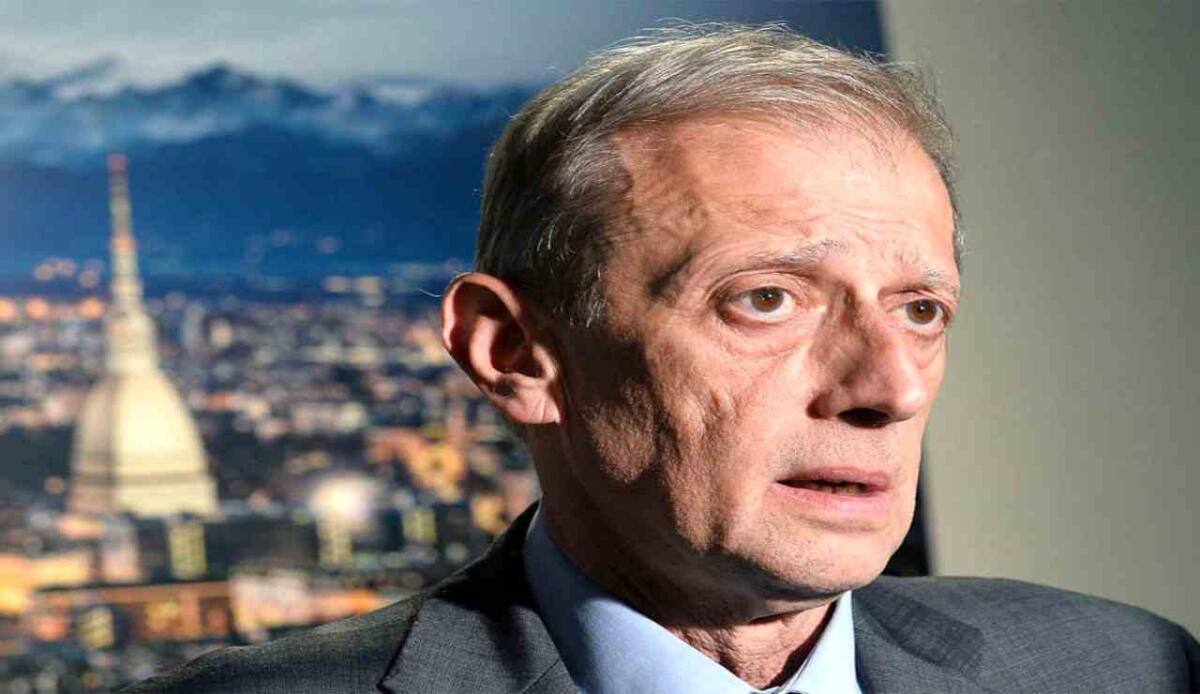 Piero Fassino, archiviato per condotta riparatoria il procedimento penale per il presunto furto in aeroporto - Piero Fassino (ANSA)  www.managementcue.it