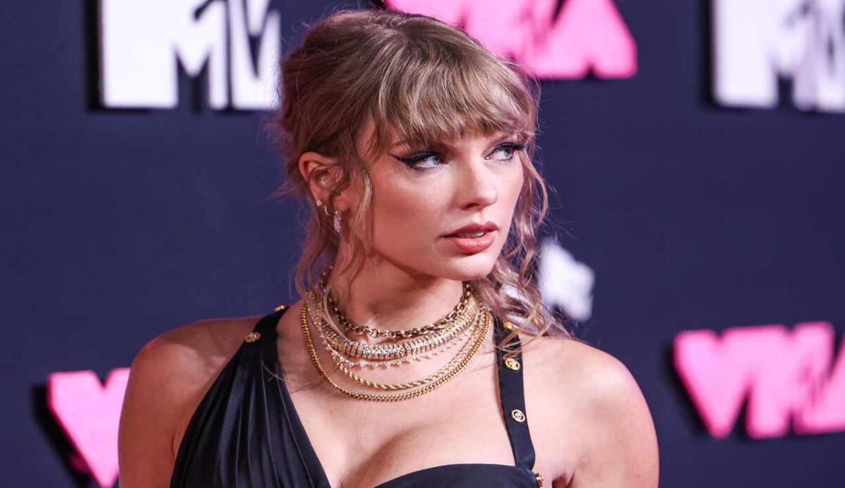 Taylor Swift, la cantante dona 5 milioni di euro alle popolazioni colpite dagli uragani Helene e Milton - Taylor Swift agli MTV (Depositphotos) www.managementcue.it