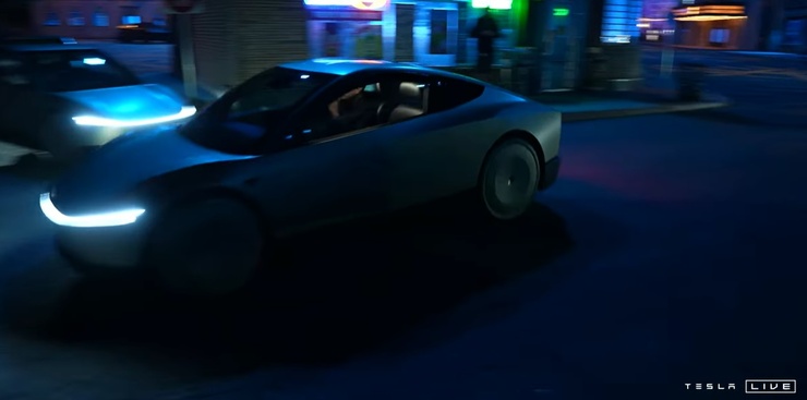 Cybercab Tesla Robotaxi a guida autonoma in città (screenshot Tesla / YouTube) - www.systemcue.it