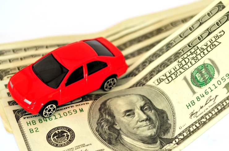 Dazi sulle auto straniere (Depositphotos foto) - www.vehiclecue.it