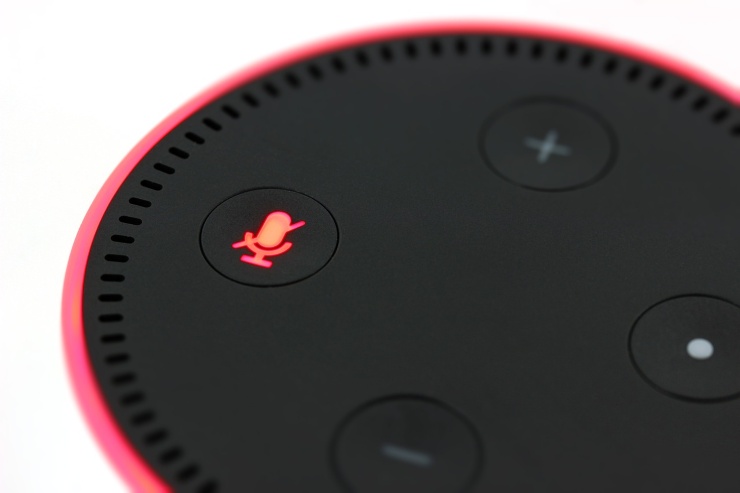 Uomo affetto da SLA è il primo al mondo a comunicare con Alexa solo col pensiero (Pixabay foto) - www.biomedicalcue.it