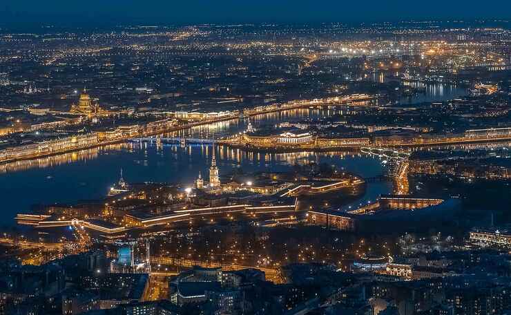 Città europee illuminate di notte (Pixabay Foto) - www.buildingcue.it