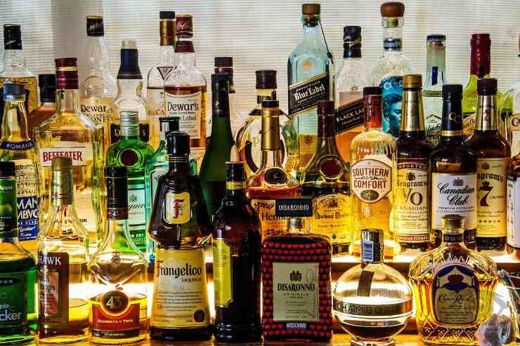 Alcol (Pixabay FOTO) - www.biomedicalcue.it