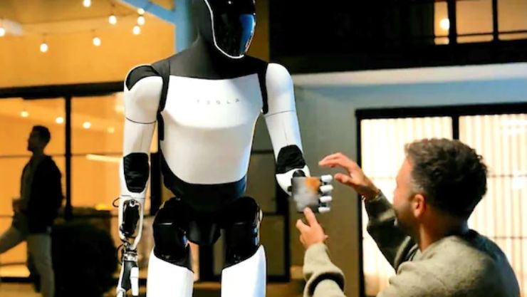 I nuovi robot Optimus (Tesla FOTO) - www.systemscue.it