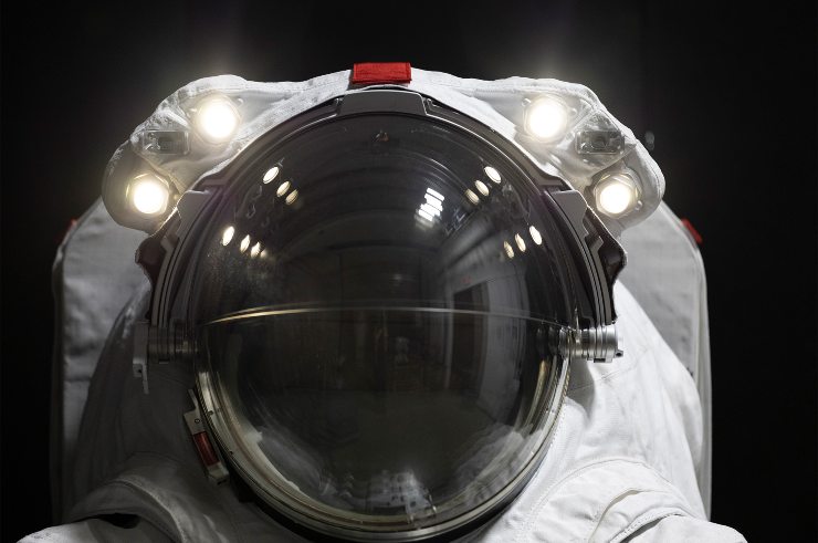 AxEMU Prada Spacesuit (Axiom foto) www.aerospacecue.it