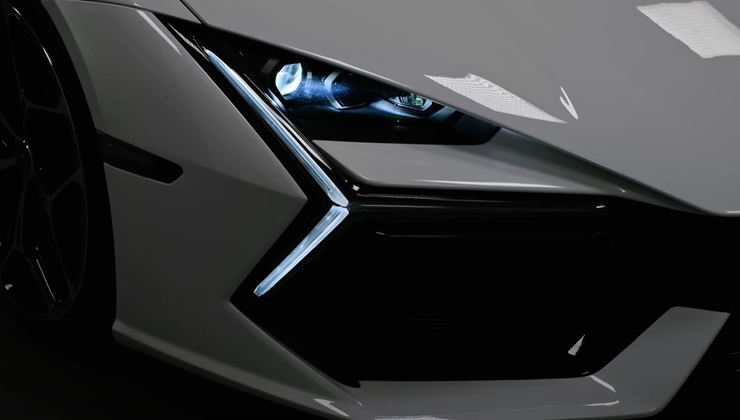 Fanale di una Lamborghini (screenshot Rocars/YouTube) - www.vehiclecue.it