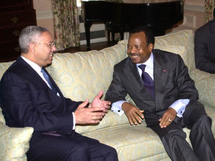 Paul Biya e Colin Powel (Wikipedia) - www.biomedicalcue.it