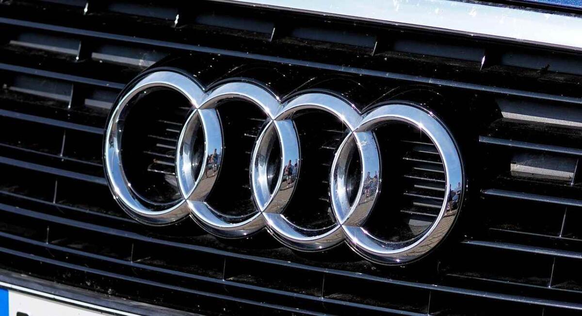 Bruxelles: Audi chiude una fabbrica di auto elettriche e la situazione diventa tesa - L'iconico logo Audi (Pixabay foto)  - www.vehiclecue.it