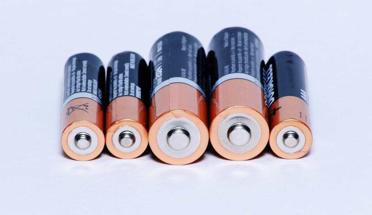 Un materiale soffice e sostenibile potrebbe rivoluzionare i chip e le batterie del futuro - Batterie (Pixabay) www.systemcue.it