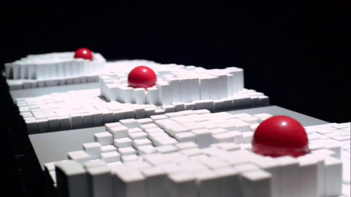 TRANSFORM: dal MIT un display che si muove e si adatta alle esigenze dell'utente - TRANSFORM (MIT Media Lab-youtube foto) - www.systemcue.it
