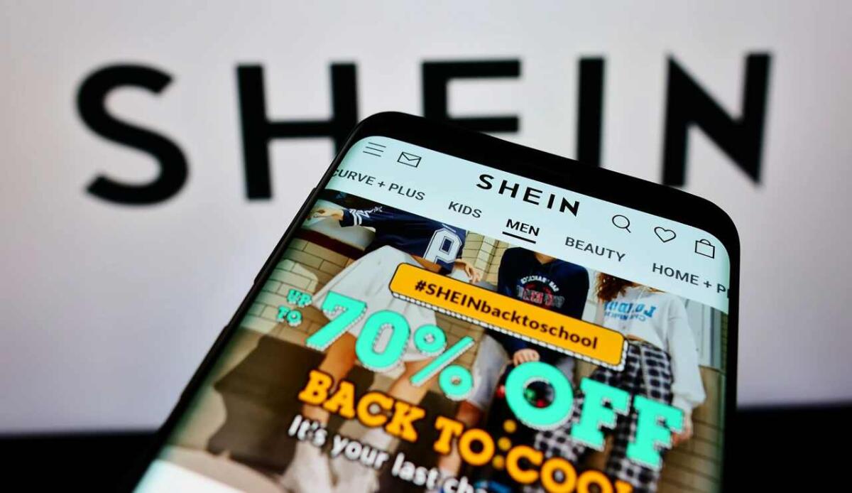 SHEIN, tra sostanze tossiche e danni all'ambiente: cosa sta succedendo - SHEIN (Depositphotos FOTO) - www.energycue.it