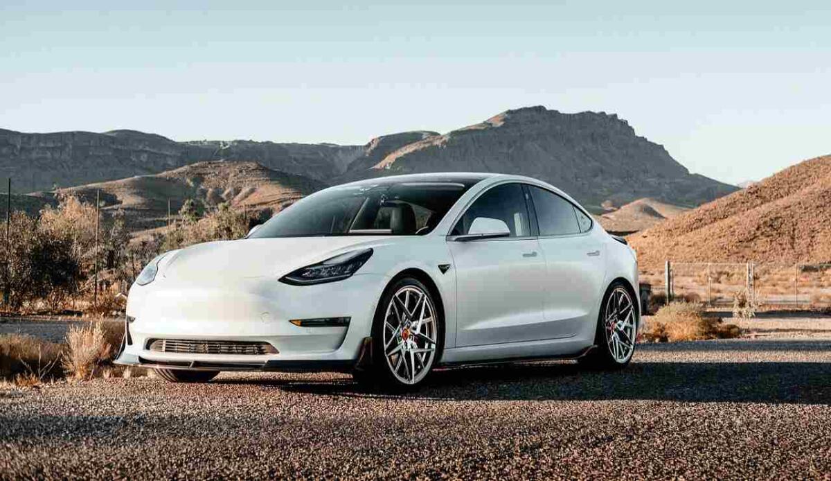 Tesla, avanza a Wall Street con rumors su norme per auto autonome - Tesla (Pixabay FOTO)- www.vehiclecue.it