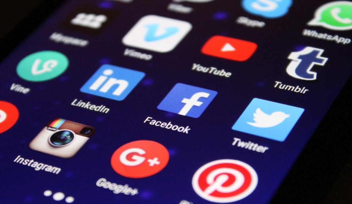 Bluesky: ecco l'alternativa decentralizzata ai social tradizionali - Social Network (Pixabay FOTO)- www.managementcue.it