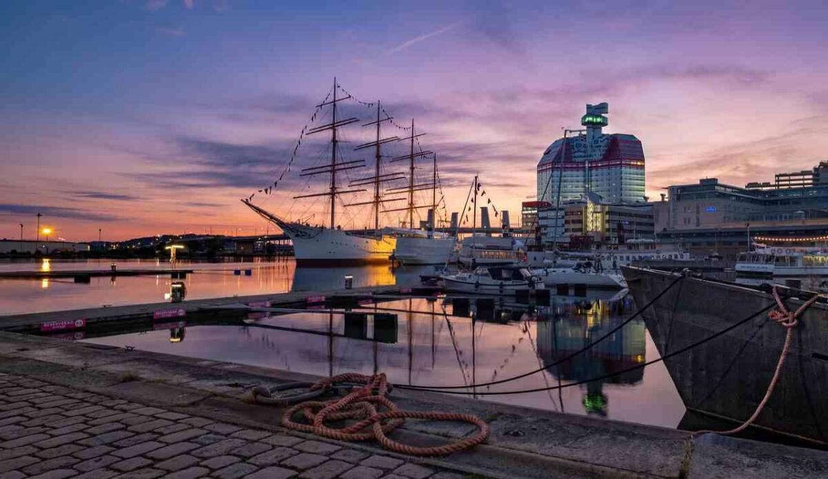 Nuove linee guida di sicurezza per il rifornimento di ammoniaca da nave a nave, scopri quali sono - Porto (Pixabay FOTO) - www.marinecue.it