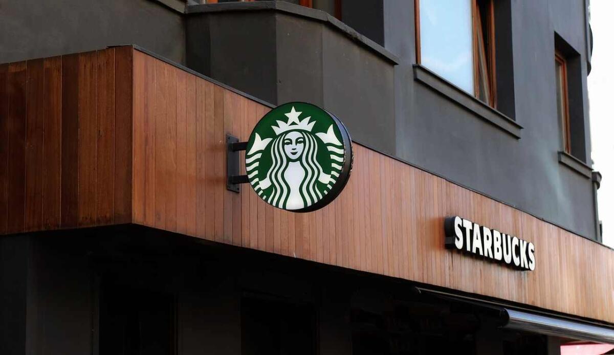 Calo delle vendite e crisi: cosa sta succedendo a Starbucks - Starbucks (Pixabay FOTO) - www.managementcue.it