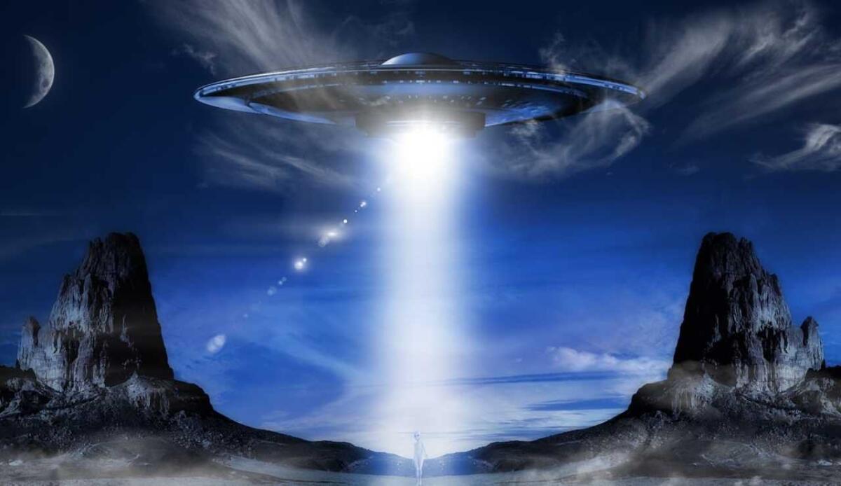 Nuovo report sugli UFO del Dipartimento della Difesa USA: non ci sono "indizi di attività, esseri o tecnologie extraterrestri" - UFO (Pixabay FOTO) - www.aerospacecue.it