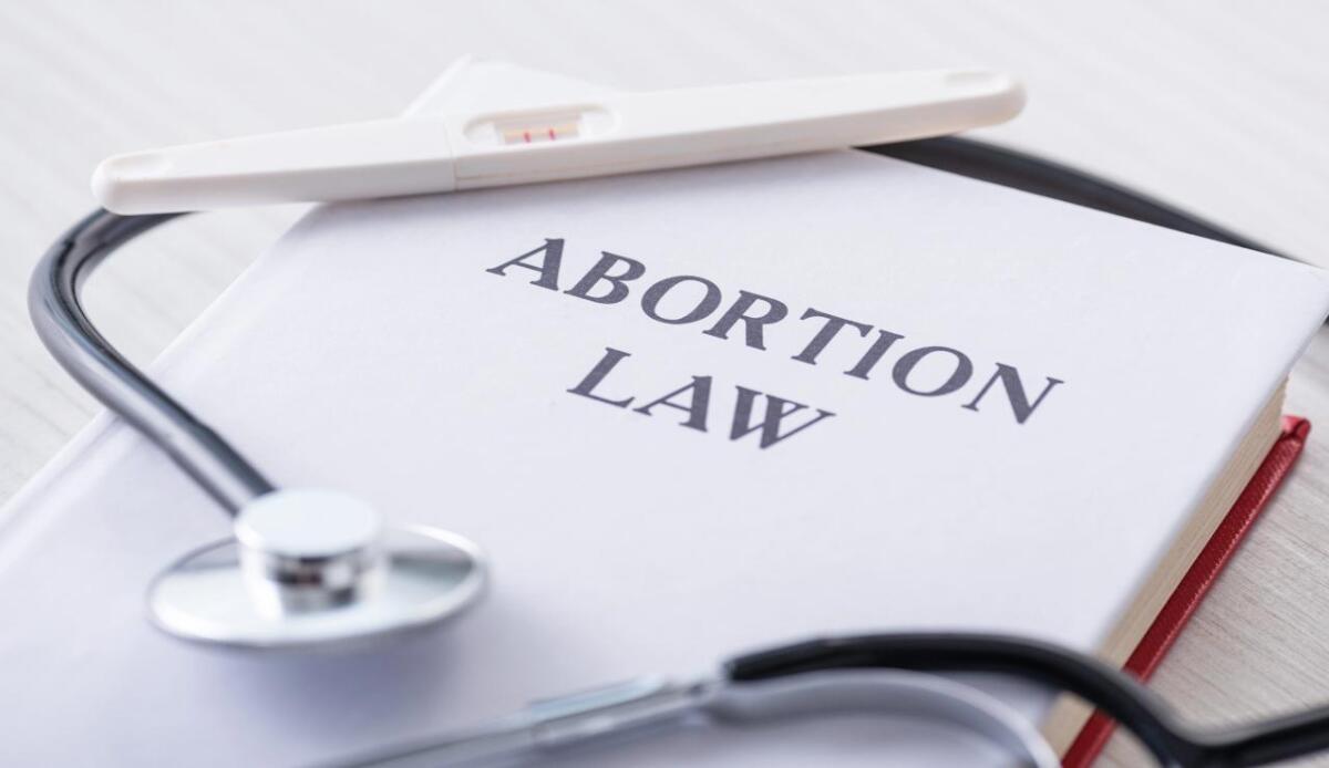 Legge anti-molestie: entra in vigore in Inghilterra con le nuove "zone sicure" all'esterno delle cliniche - Abortion Law (Depositphotos FOTO) - www.managementcue.it