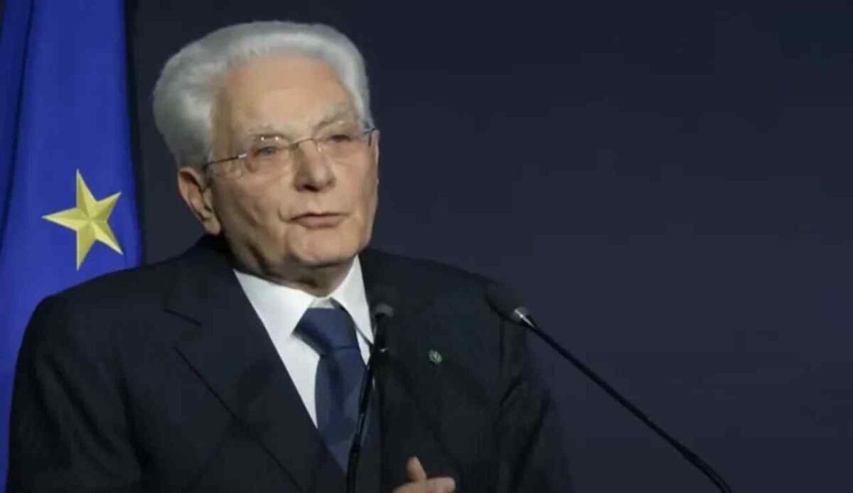 Il Presidente della Repubblica promulga le leggi anche se non le condivide - Sergio Mattarella (screenshot VareseNews/YouTube) - www.managementcue.it