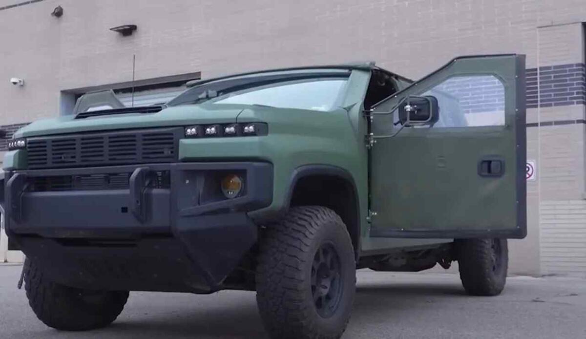 I nuovi suburban blindati dei servizi segreti americani saranno targati GM Defense - GM Defense nuovi mezzi (screenshot Military Times/YouTube) - www.vehiclecue.it