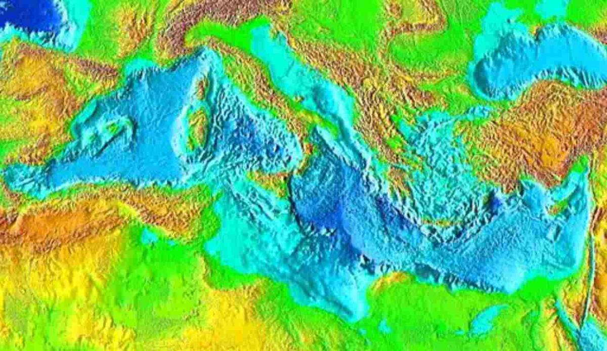 Il 70% del Mediterraneo evaporò più di 5 milioni di anni fa: ora sappiamo la causa - Morfologia del Mediterraneo (Wikimedia FOTO) - www.marinecue.it