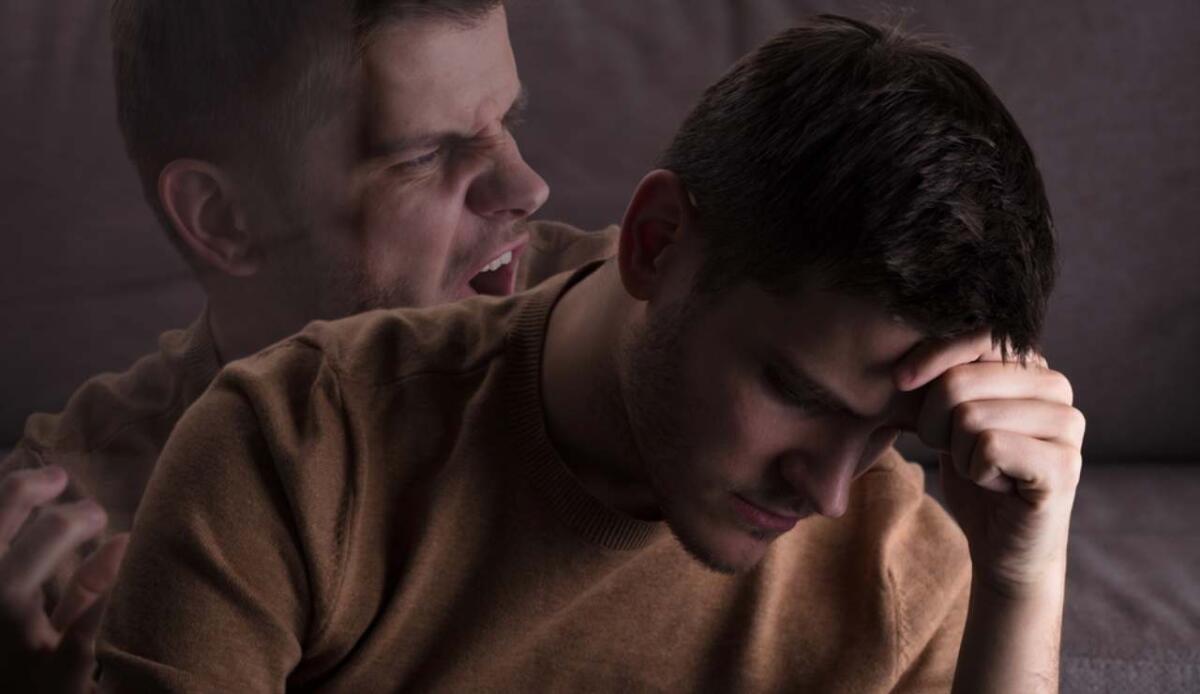 Perché le persone con schizofrenia sentono le voci? Un nuovo studio rivela il motivo - Schizofrenia (Depositphotos foto) - www.biomedicalcue.it