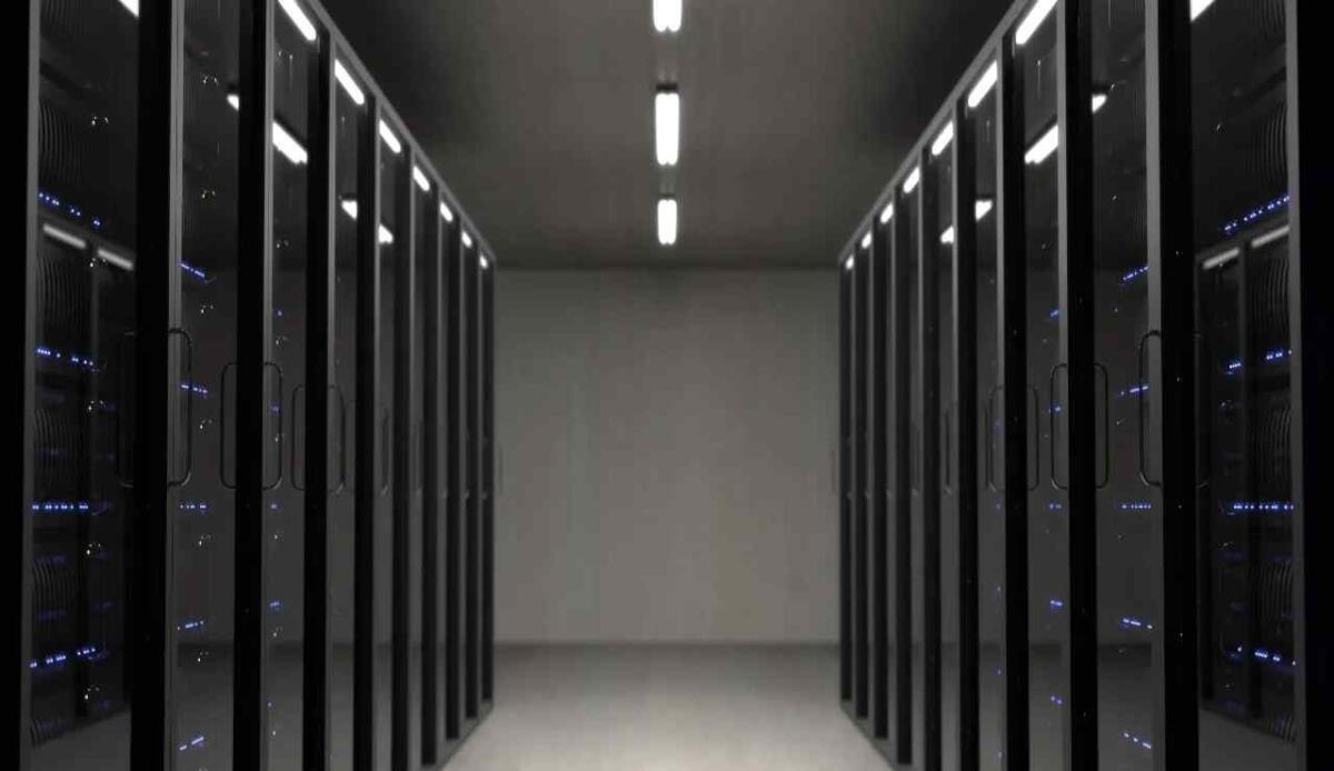 È stato simulato il caos grazie a un computer quantistico: lo studio ancora in fase di revisione - Super computer datacenter (Pexels Foto) - www.sciencecue.it