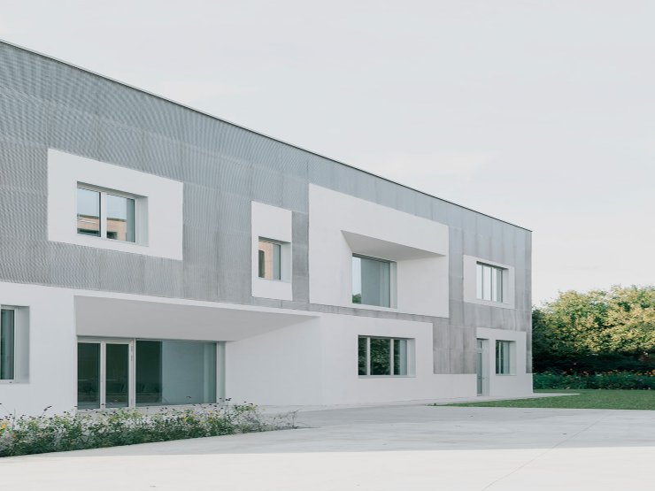 Prato Scuola San Giusto (Carlotta Di Sandro FOTO) - www.buildingcue.it