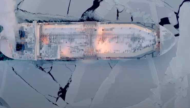 Nave a propulsione nucleare vista dall'alto (screenshot Geopop/YouTube) - www.marinecue.it