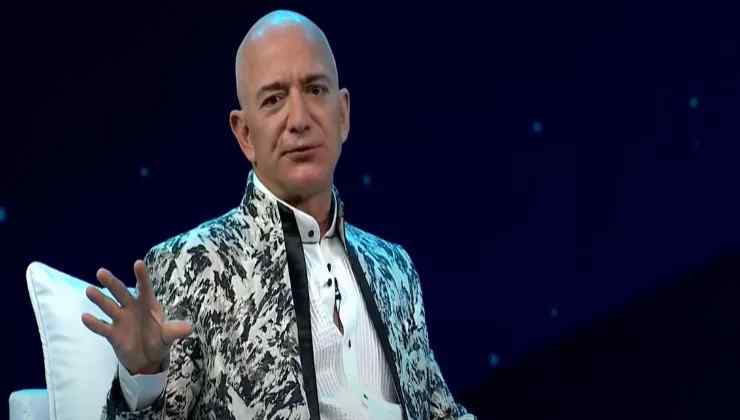 Jeff Bezos (screenshot Better Everyday/YouTube) - www.managementcue.it